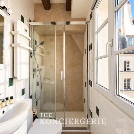 Lumineux Dans Apartment Paris